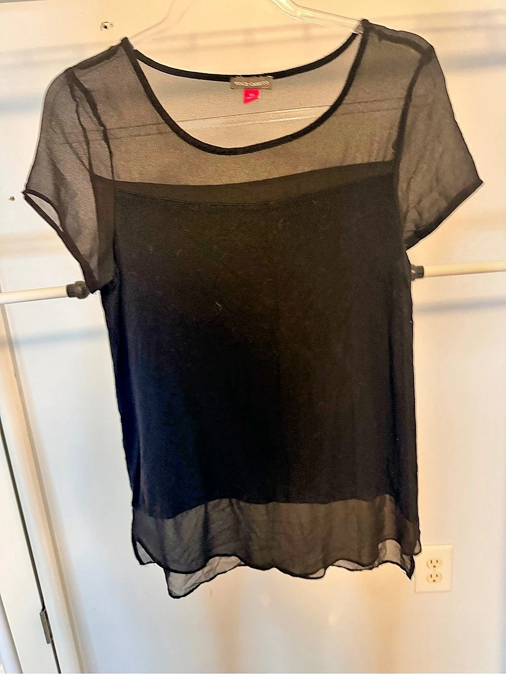 Vince Camuto Sheer Overlay Top in Black Size Small Like New
